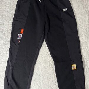 Nike Men's Black Joggers with Logo Accents